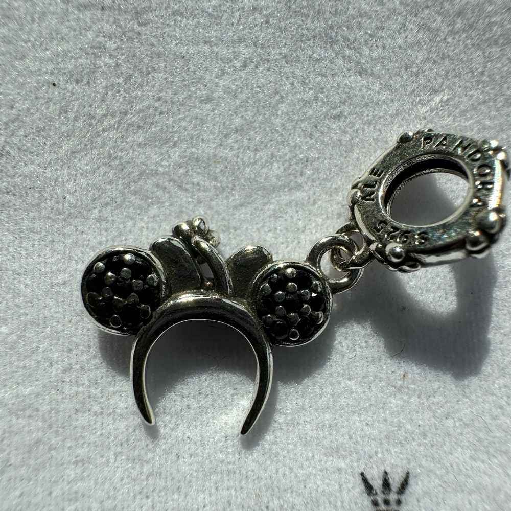 Disney x Pandora Minnie Mouse Ear Headband Dangle Charm - Picture 4 of 6